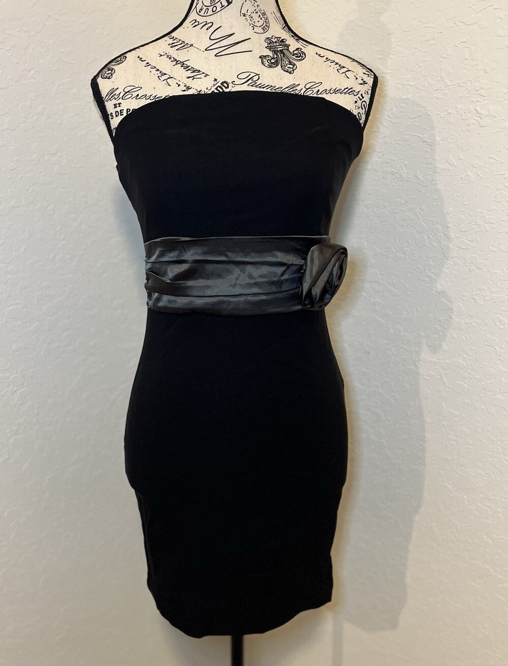 Black Strapless Sheath Dress Size Medium LBD Evening Holiday Party Dress Prom